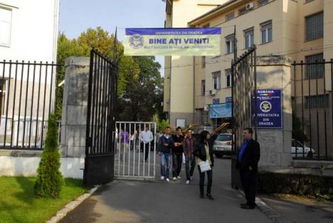Legea nemulţumirilor: Universitatea Oradea ar putea fi 'absorbită' de cea din Cluj